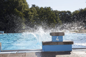 Schwimmen hilft in der Menopause