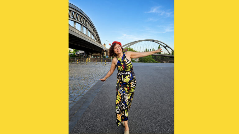 Aktivistin und Co-Gründerin Nadia Saadi, fotografiert von Angelina Agiannidis